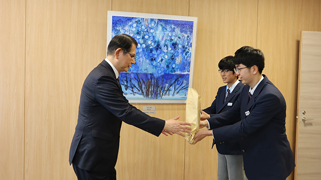 仙台市立郡山中学校より寄付いただきました