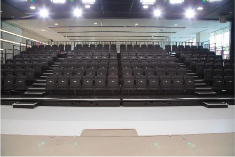 ステージから客席を見た図