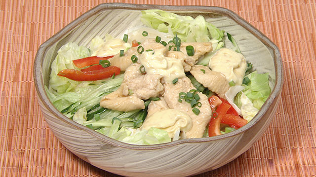 鶏の酢醤油煮と生野菜の混ぜ混ぜサラダ