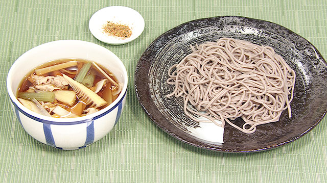 山菜豚汁でつけ蕎麦