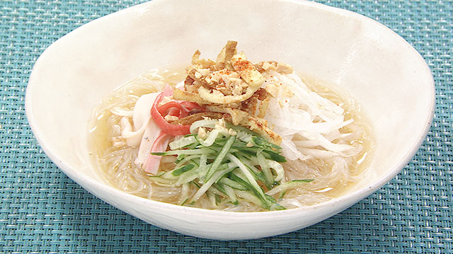 生野菜と春雨のスープサラダ　香味油揚げ添え