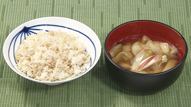 鶏と新生姜の炊き込みごはん　ナスのお味噌汁