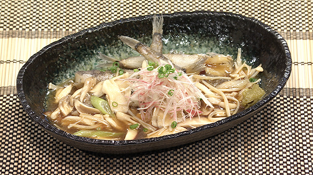 めひかりの唐揚げ　茸野菜餡かけ