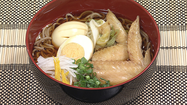 簡単！鶏葱そばつゆ煮で　年越しそば