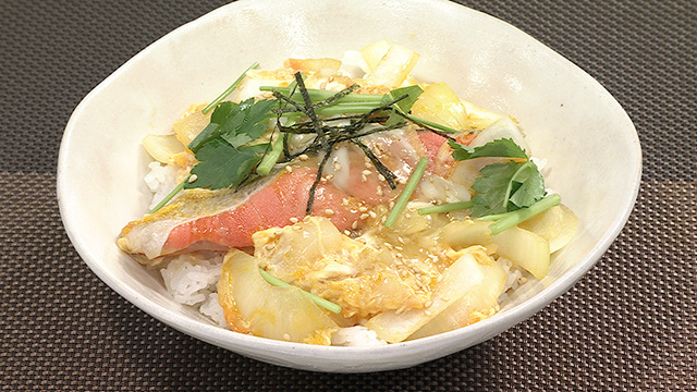 塩鮭の卵とじ丼