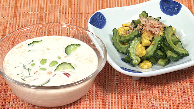 冷たい豆乳スープとゴーヤーのしょうゆ漬け