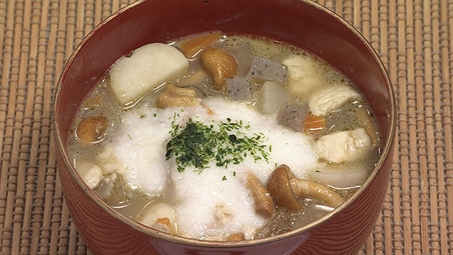 とろろかけのけんちん汁