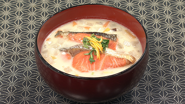 焼き鮭と根菜のかす汁