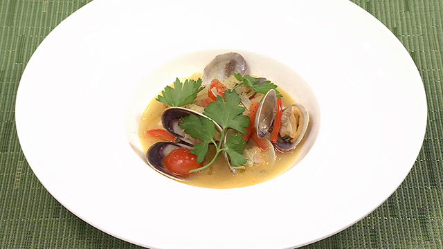 タラとあさりのスパイス香る白ワイン蒸し