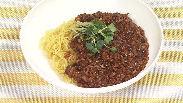 大豆ミートとキノコの炸醤麺