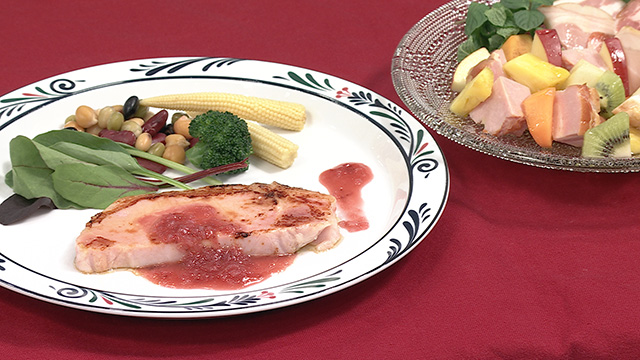 日本ハム「美ノ国」翠麗ホワイトロースハム  熟成ももハム　熟成ロースハム　で『ハムステーキとサラダ』