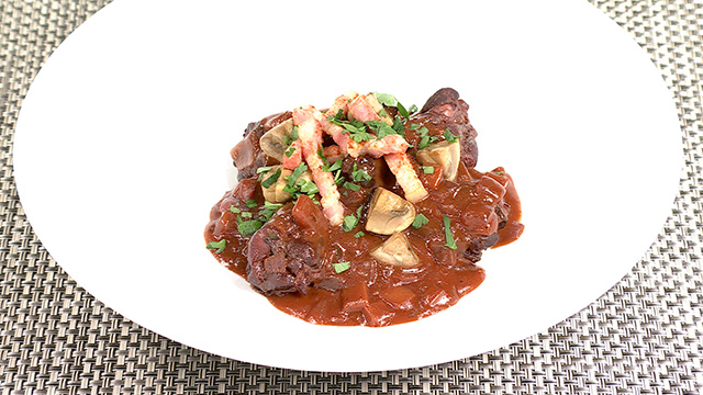 鶏手羽元の赤ワイン煮込み