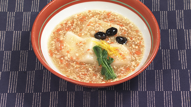 やわらか焼き餅　そぼろあんかけ