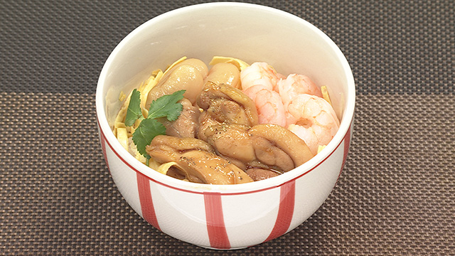 鶏の照り煮でぬく寿司