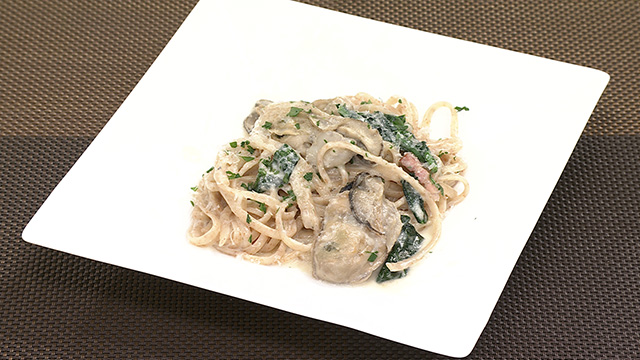 牡蠣とほうれん草のレモンクリームパスタ