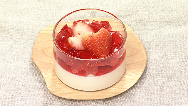 ヨーグルトプリン～ルビーの輝きをのせて～