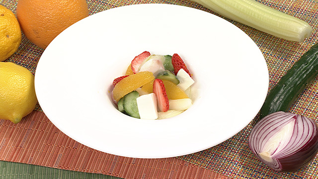マリネ野菜と蛸とフルーツのサラダ