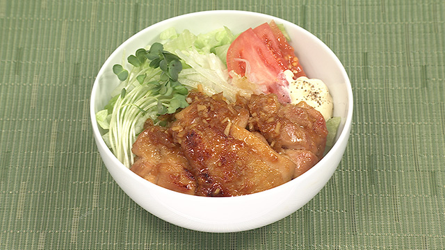 薬味の効いた照り焼きチキンどんぶり