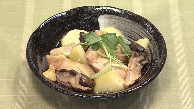 鶏とじゃがいもの煮物