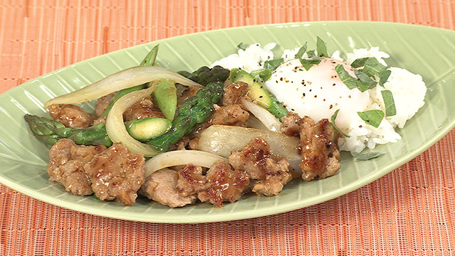 アスパラガスと挽き肉の炒め物