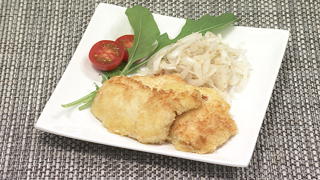 ふわっとやわらかチキンフライ 玉ねぎサラダ添え