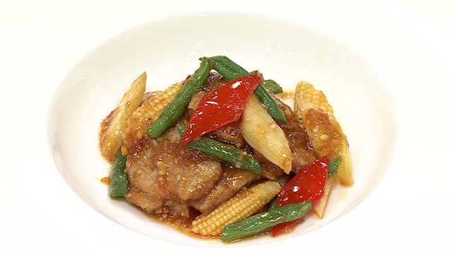 豚ヒレ肉といんげんの豆板醬炒め