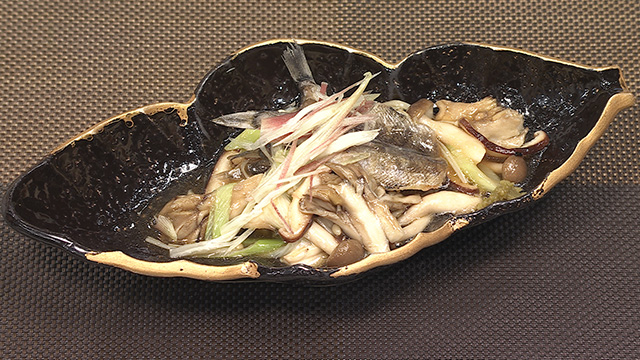 めひかりの唐揚げ茸　野菜餡かけ