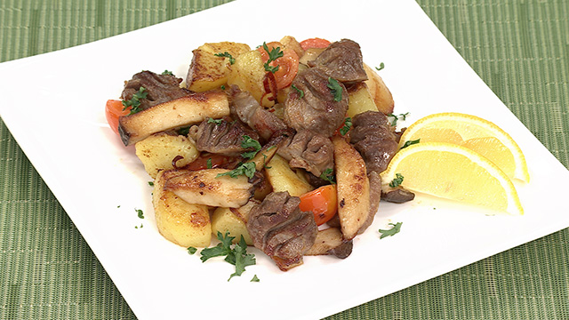 砂肝とじゃがいものニンニク炒め