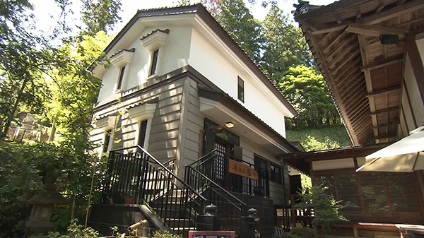 寺珈琲　榧(法光山 妙立寺 敷地内)